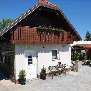 peaceful-little-house-in-ljubljana-pr-basc.hotels-in-ljubljana.com/